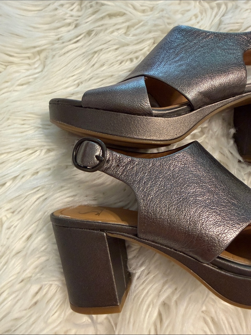 Sofft Metallic Gray Block Heel Sandals with Ankle Strap size 6.5 excellent condi - Picture 3 of 9